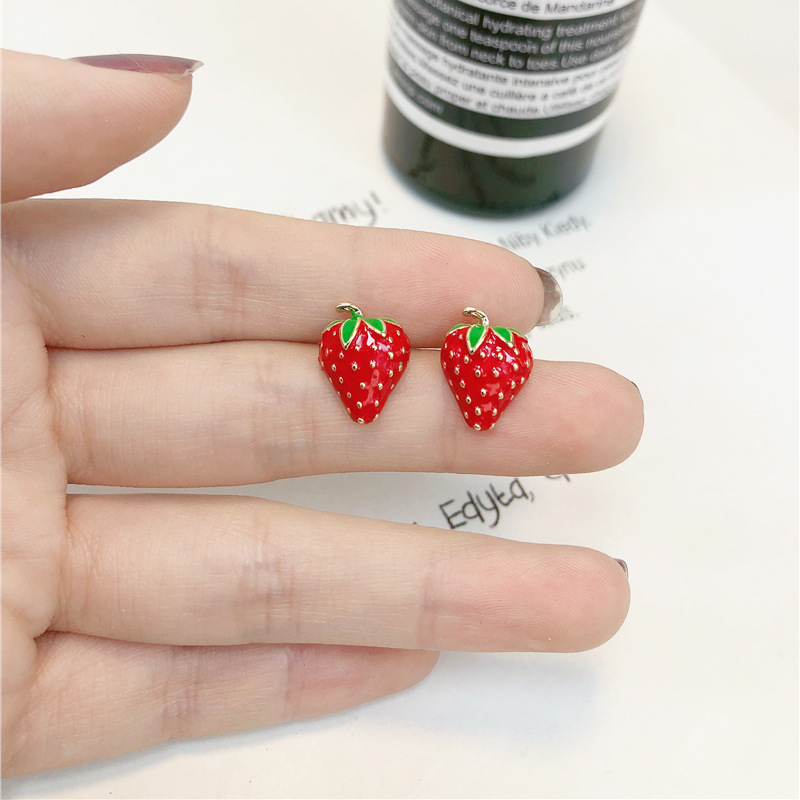Street Fashion Earrings - อะคริลิคสตรอเบอร์รี่ต่างหูแฟชั่น New Street ยิงสุทธิสีแดงป่าขนาดเล็กน่ารักสตรอเบอร์รี่สีแดงผลไม้ต่างหูผู้หญิงขายส่ง